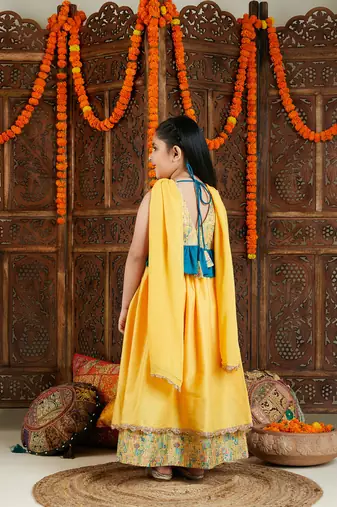  girls' yellow lehenga