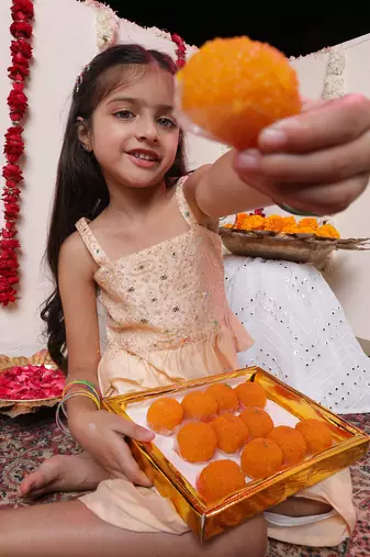  girls' peach lehenga