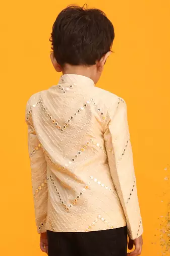 cream jodhpuri
