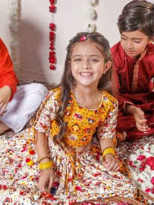  girls' yellow and cream lehenga set 2