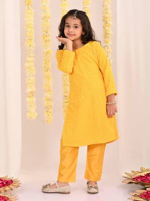  girls' yellow kurta and pant set 1
