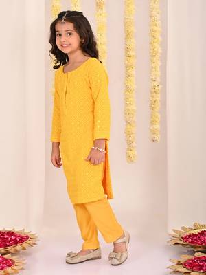  girls' yellow kurta and pant set 2