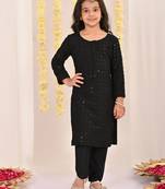 girls' black kurta and pant set