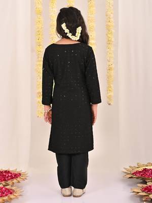  girls' black kurta and pant set 3