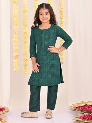  girls' green kurta and pant set 1