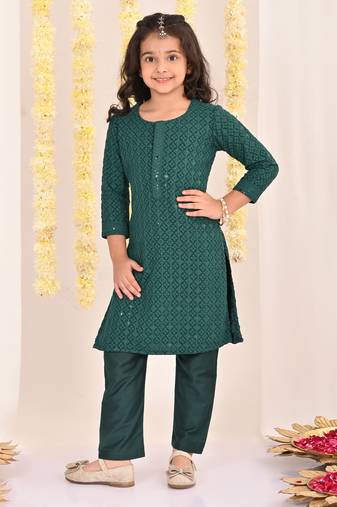  girls' green kurta and pant set