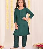  girls' green kurta and pant set