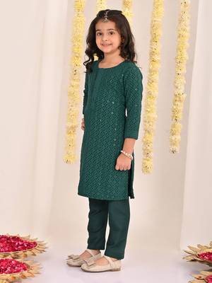  girls' green kurta and pant set 2