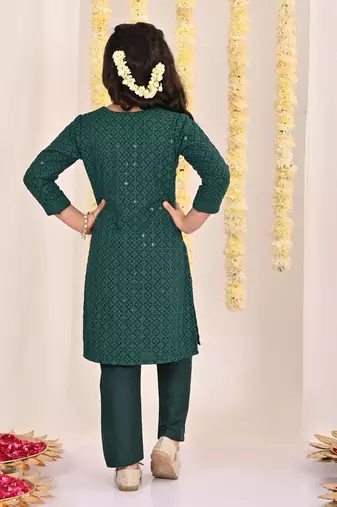  girls' green kurta and pant set