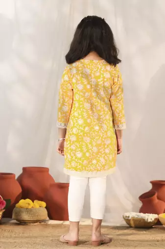  girls' yellow kurta leggings set