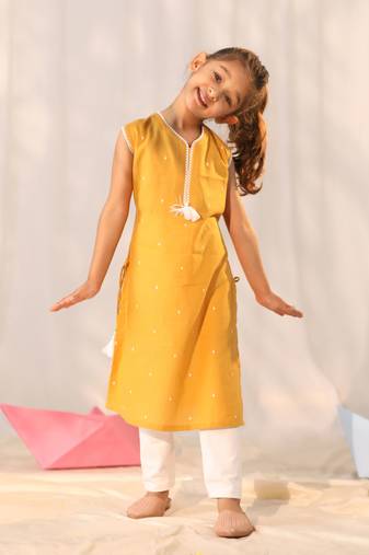  girls' mustard kurta leggings set