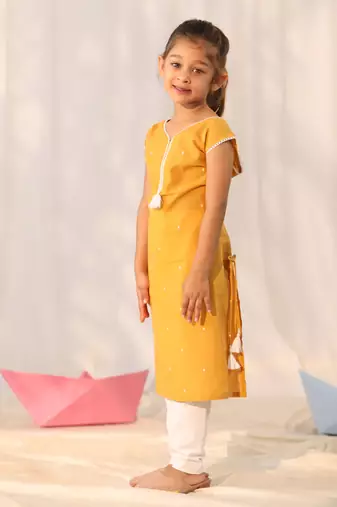  girls' mustard kurta leggings set
