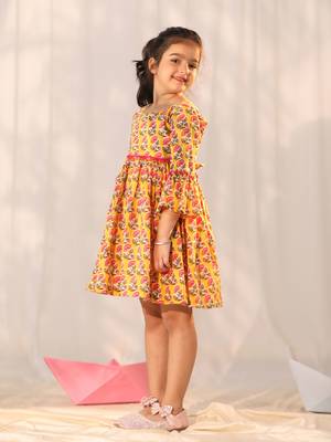  girls' yellow dress 2