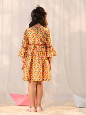  girls' yellow dress 3