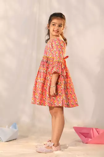  girls' pink dress