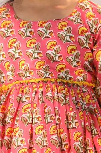  girls' pink dress