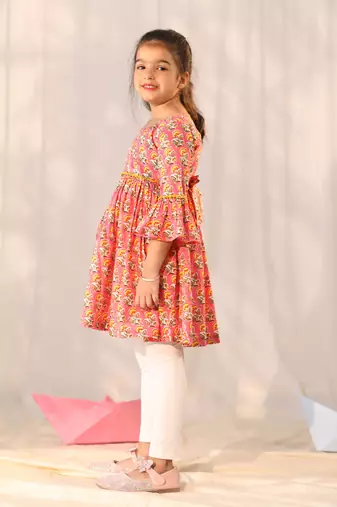  girls' pink and white kurta leggings set