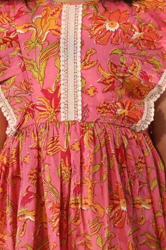  girls' pink dress
