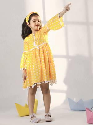  girls' yellow dress 1