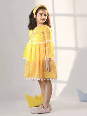  girls' yellow dress 2