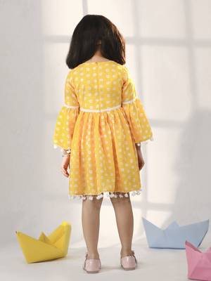  girls' yellow dress 3