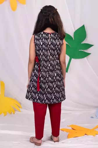  girls' black and red dhoti set