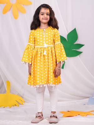  girls' yellow and white kurta leggings set 1