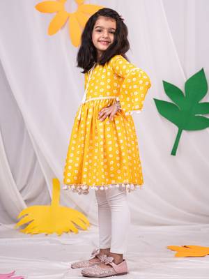  girls' yellow and white kurta leggings set 2