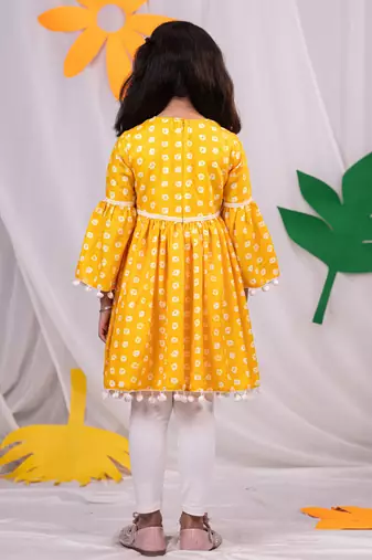  girls' yellow and white kurta leggings set