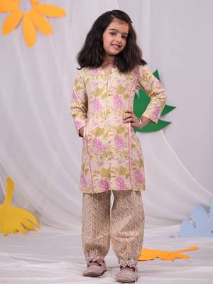  girls' yellow kurta and patiala set 1