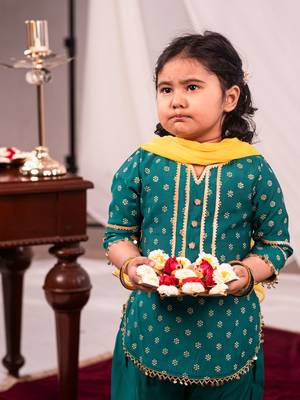girls' green kurta and patiala set 4
