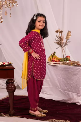  girls' pink kurta and patiala set