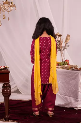  girls' pink kurta and patiala set