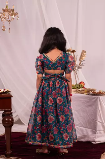  girls' green lehenga set