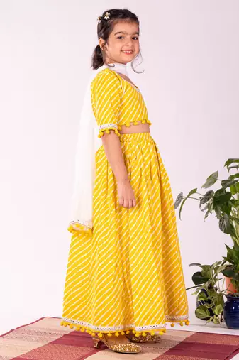  girls' yellow lehenga set