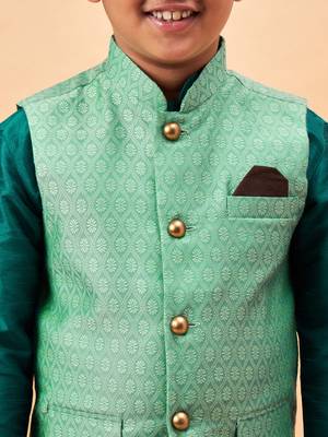 green jacket, kurta and pyjama set 4