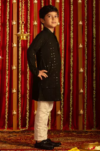 black and white kurta pyjama set
