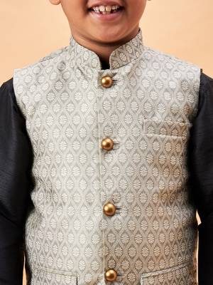 beige and black jacket, kurta and pyjama set 4