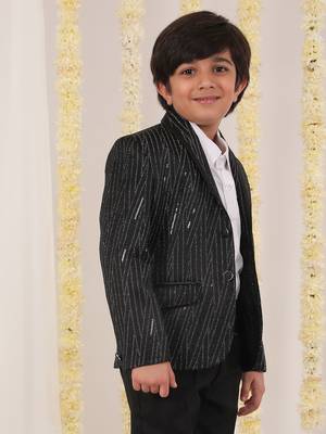 black blazer 2