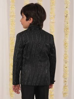 black blazer 3
