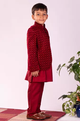 maroon jodhpuri, kurta and pyjama set