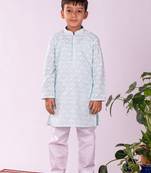 green and white kurta and pyjama set