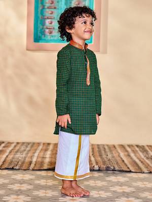  infant boys' green and white cotton blend kurta and mundu set 3