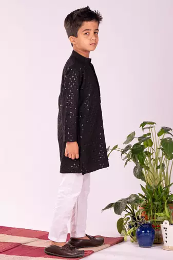 black kurta and pyjama set