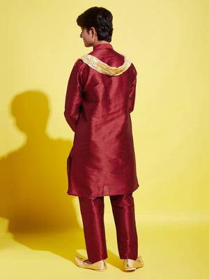  yuva boys' maroon silk blend kurta, pyjama & dupatta set 3