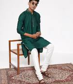 Vastramay men's green and cream silk blend kurta pyjama set