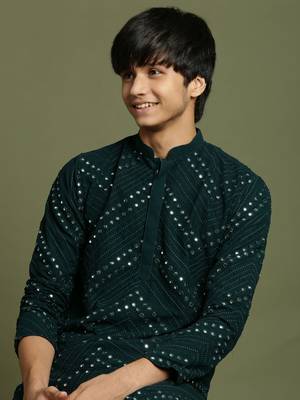 green kurta pyjama set 4