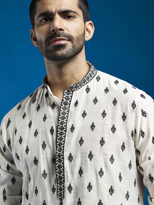  black silk blend kurta and pyjama set 2