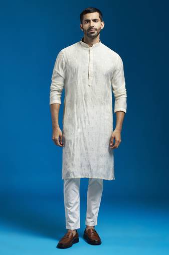 Vastramay men's cream silk blend kurta and pyjama set