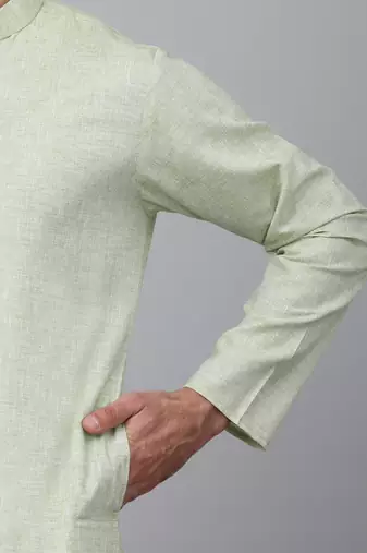 Men green linen solid kurta with pyjamas